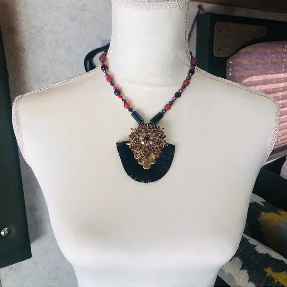 Handcrafted repurpose Florenza fringe pendant black onyx carnelian necklace - Picture 3 of 12